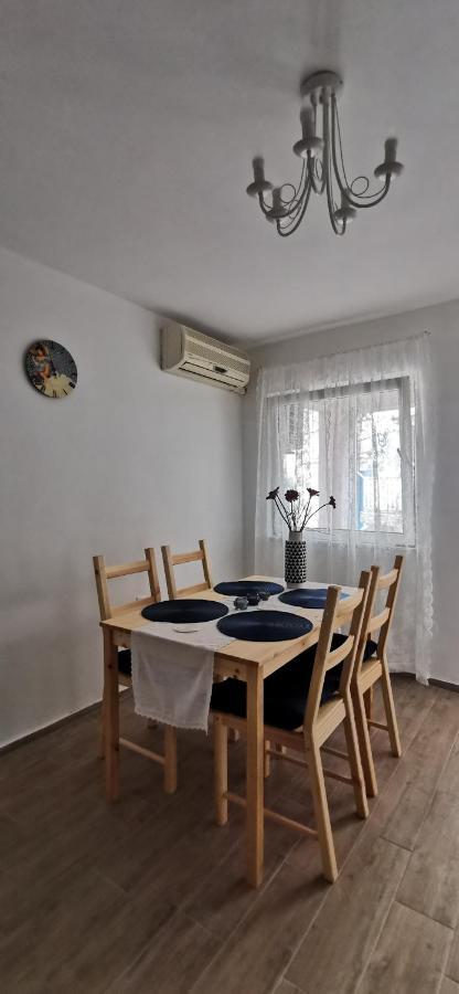 Vacation Home Kovachnica Vrbnik Luaran gambar