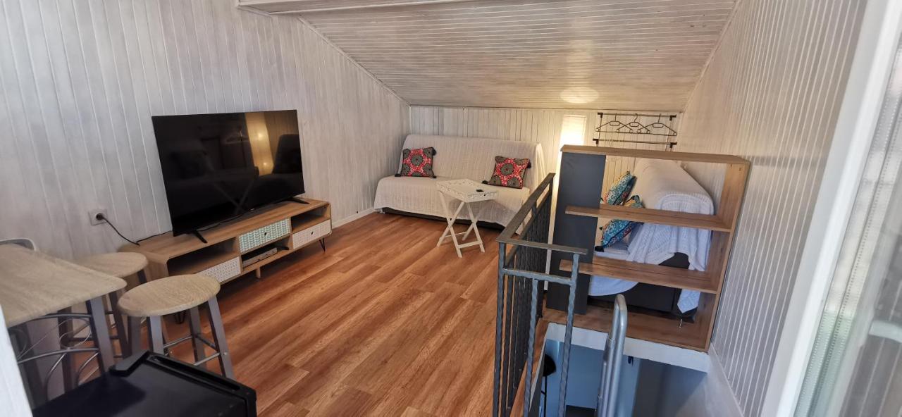 Vacation Home Kovachnica Vrbnik Luaran gambar