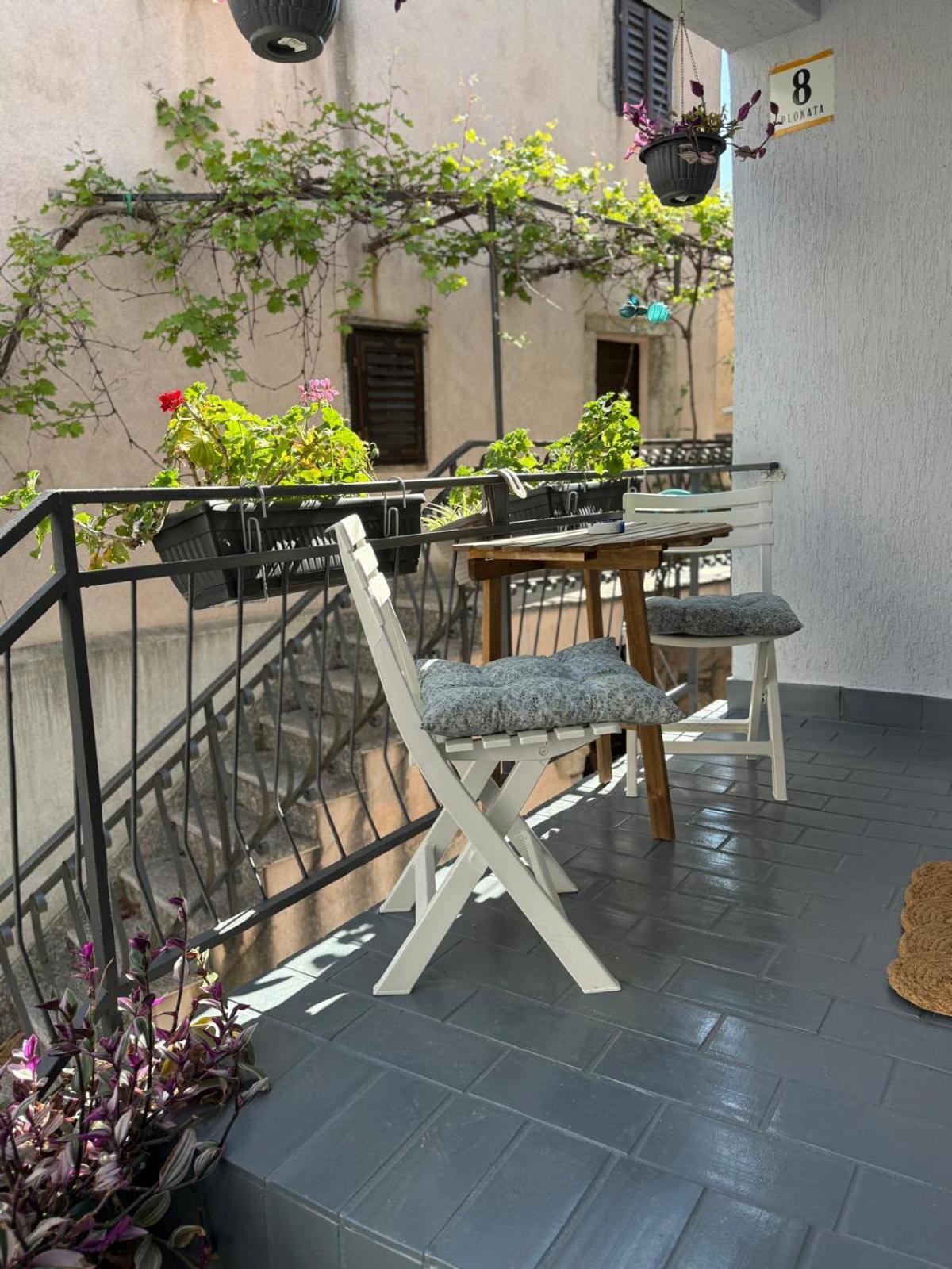 Vacation Home Kovachnica Vrbnik Luaran gambar